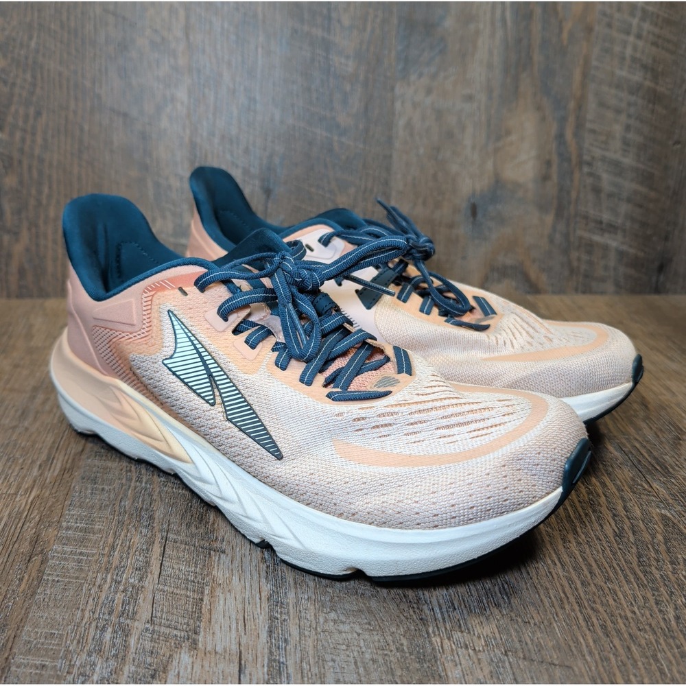 Altra Provision 6 Running Sneakers Womens Size 9 Dusty Peach Navy AL0A5488681